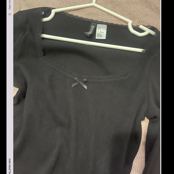 H&M long sleeve - Picture 2 of 2